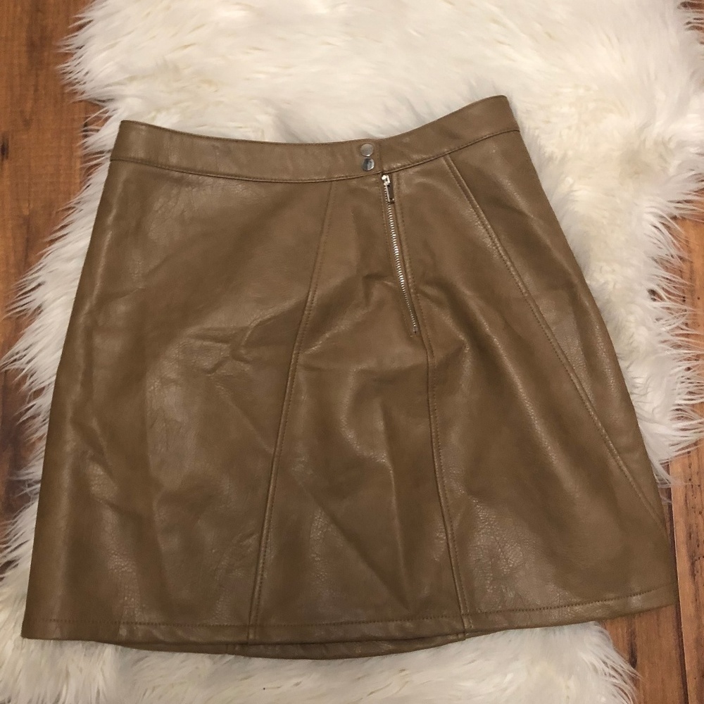 Zara beige leather skirt super cute  size M ~ EUC